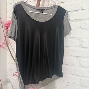 Forever 21 Women’s Black & Gray Short Sleeve Colorblock Tee